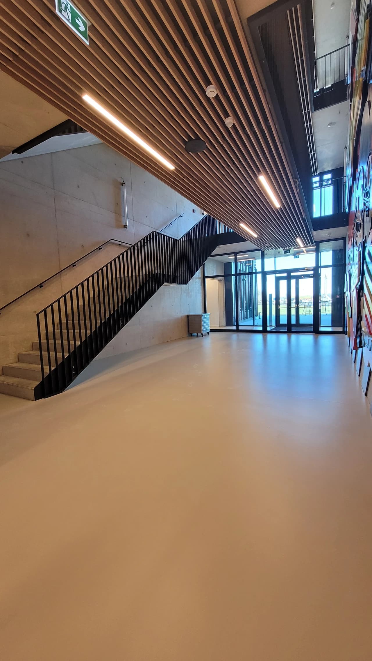 Leudelange, Location, Bureau