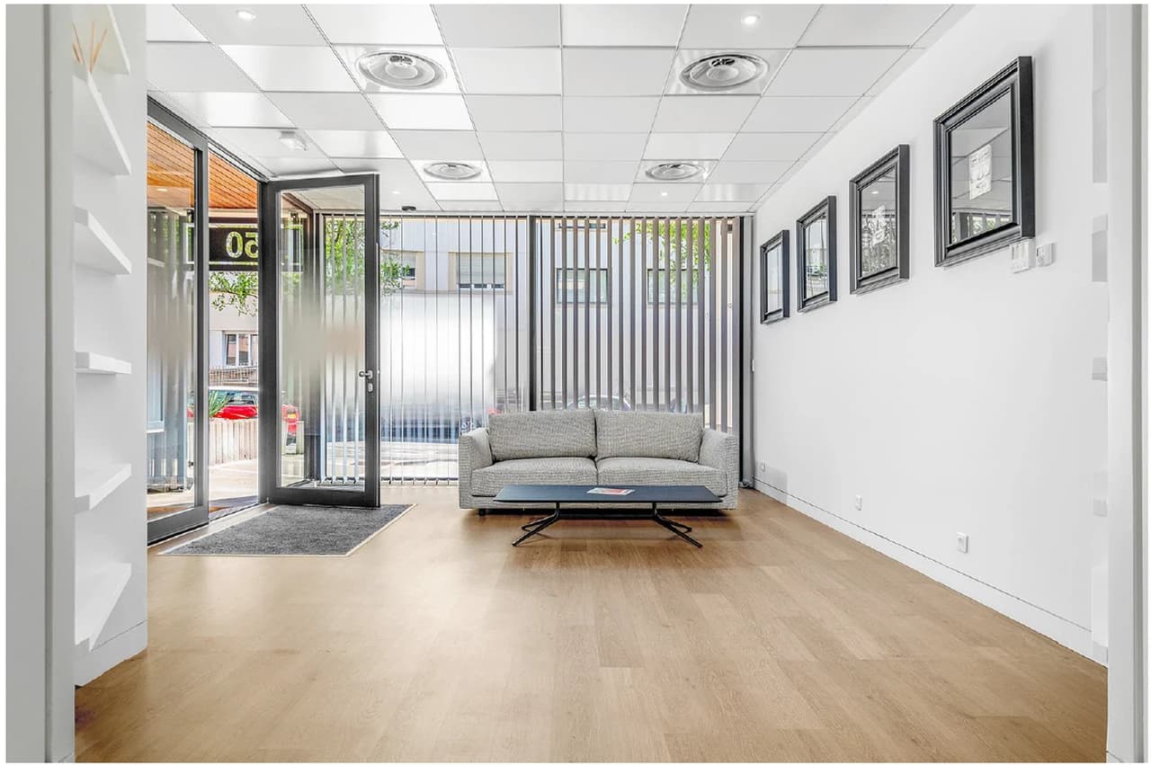 Luxembourg-Gare, Vente, Bureau