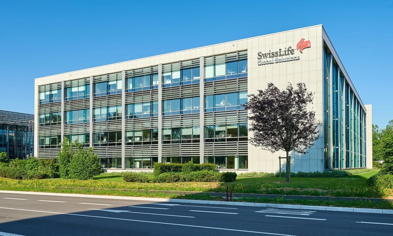 Luxembourg-Gasperich, Location, Bureau