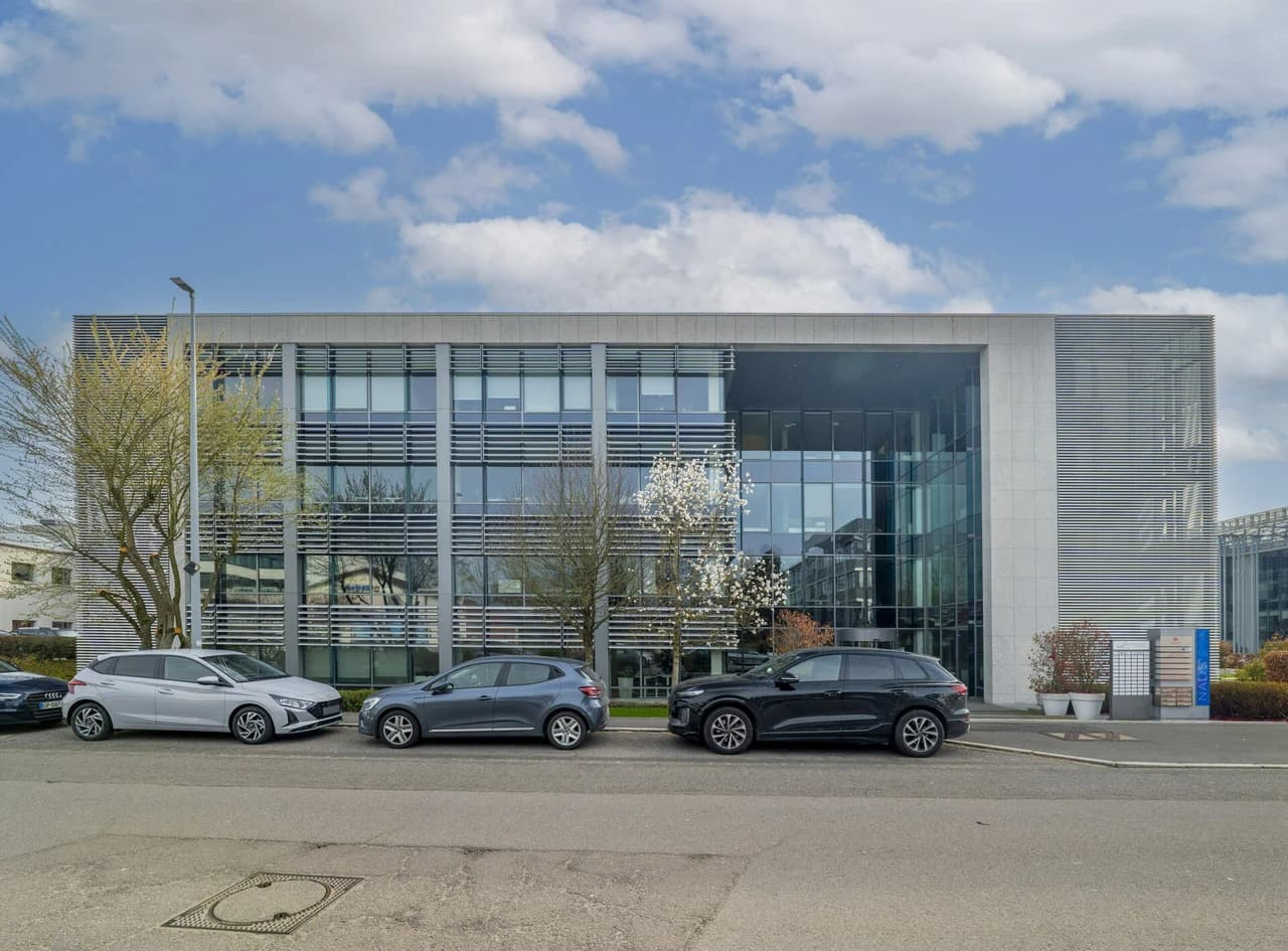 Luxembourg-Gasperich, Location, Bureau